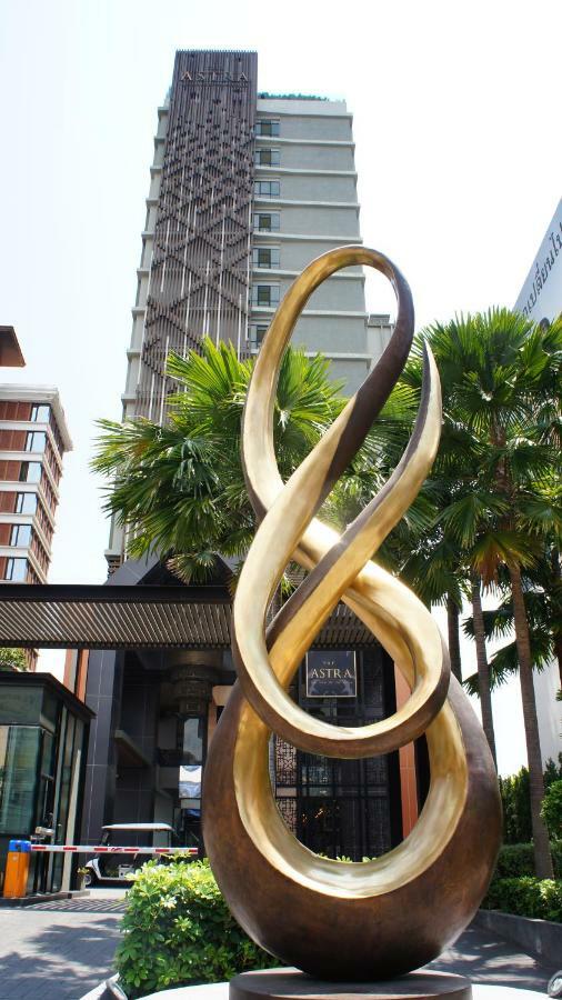 The Astra Chiang Mai Appartement Buitenkant foto